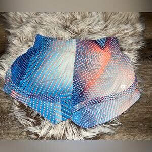Gap fit women’s multi colored shorts with lining